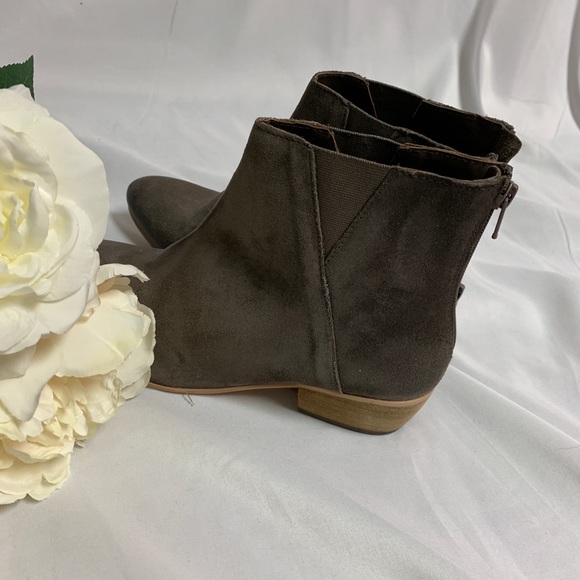 👢Booties👢 - Picture 2 of 4